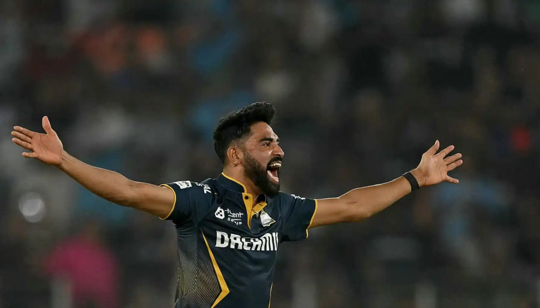 Mohammad Siraj Achieves 100 IPL Wickets Milestone
