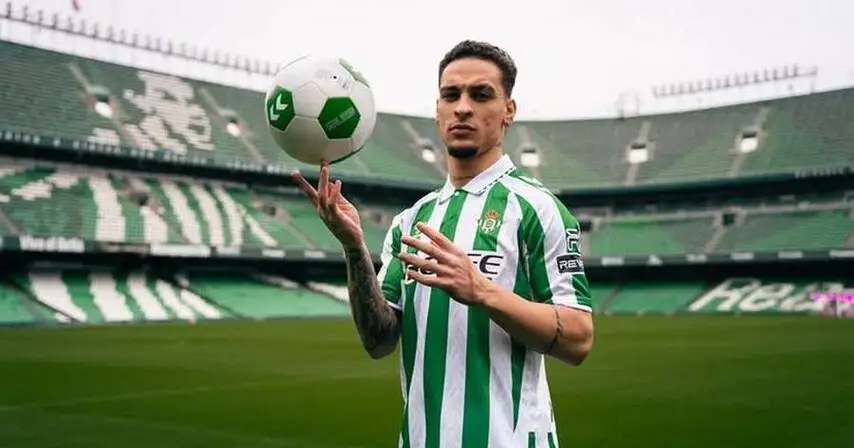 Antony Eyes Real Betis Return Despite Como Interest